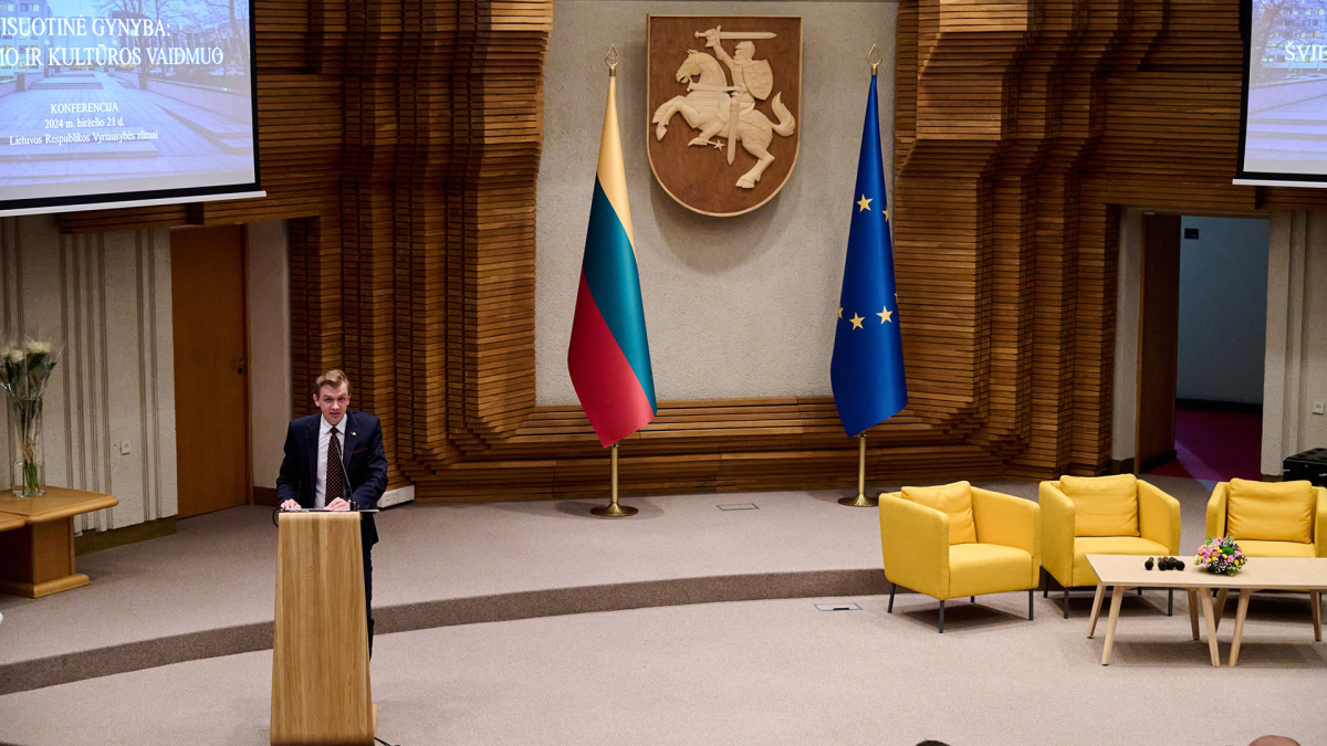 Valdybos pirmininko Jurando Rusteikos kalba, pasakyta Vyriausybės rūmuose konferencijoje „Visuotinė gynyba: švietimo ir kultūros vaidmuo“ (2024 m.)