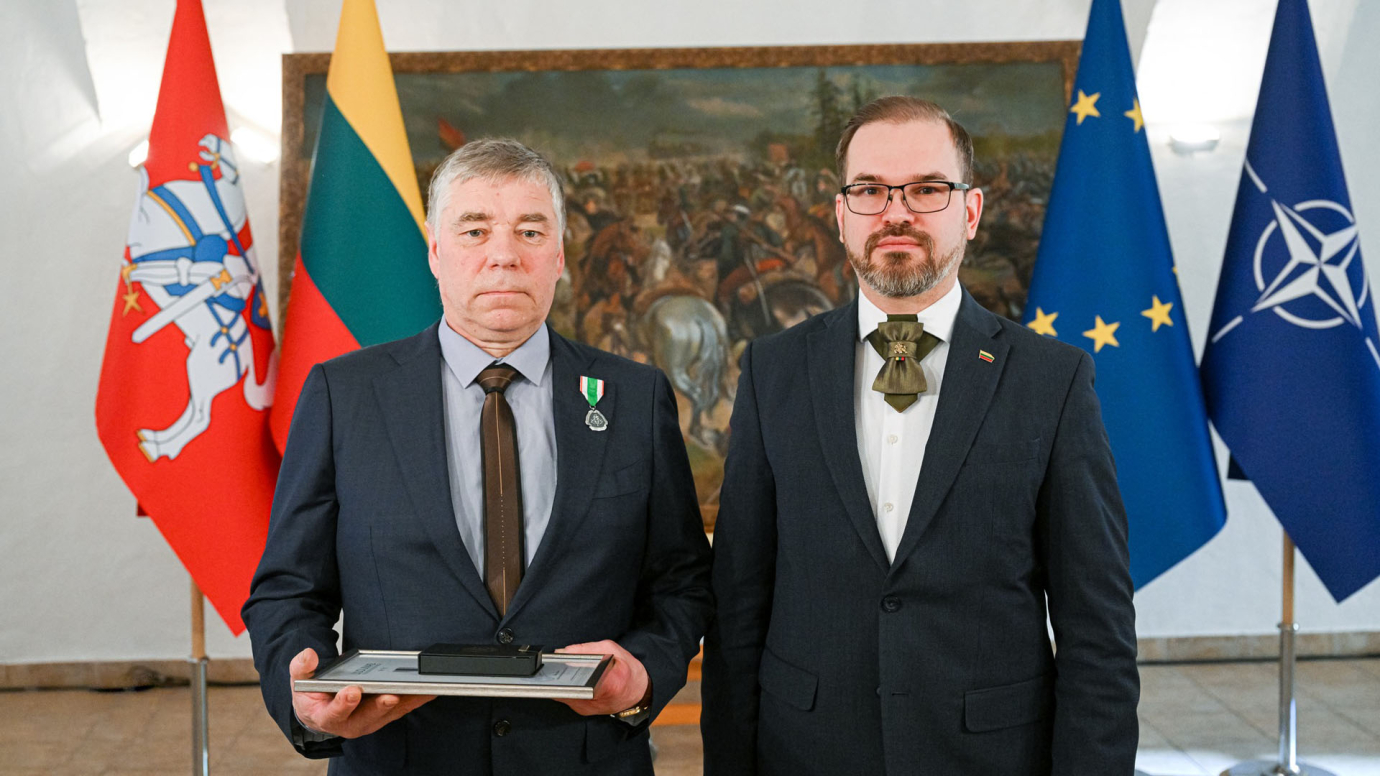 Kovo 11-osios proga apdovanotas LGKŠA Jaunimo savanoriškosios tarnybos vadas