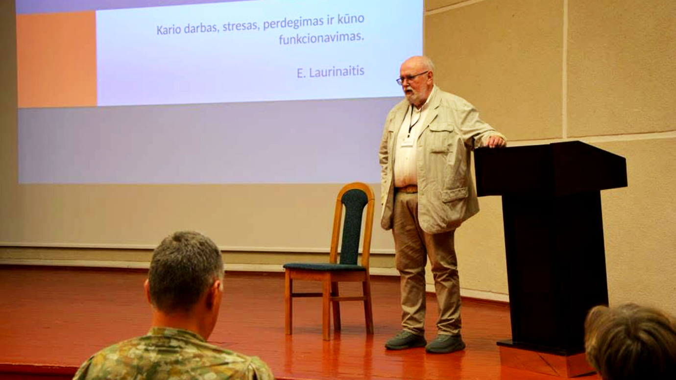 Profesorius Eugenijus Laurinaitis kariams kalbėjo apie streso valdymą